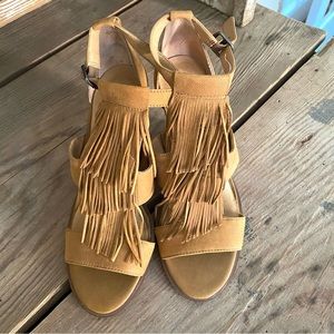 Lucky Brand Leesha Fringe Open Toe Chunky Heels Size 7 NWOT. Tan Suede.
